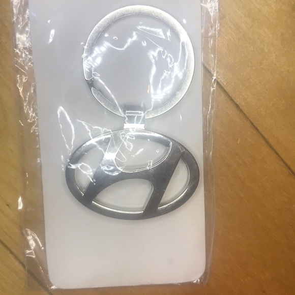 NEW HYUNDAI logo 3D Chrome/Metal Keychain  & Ring - Picture 3 of 4